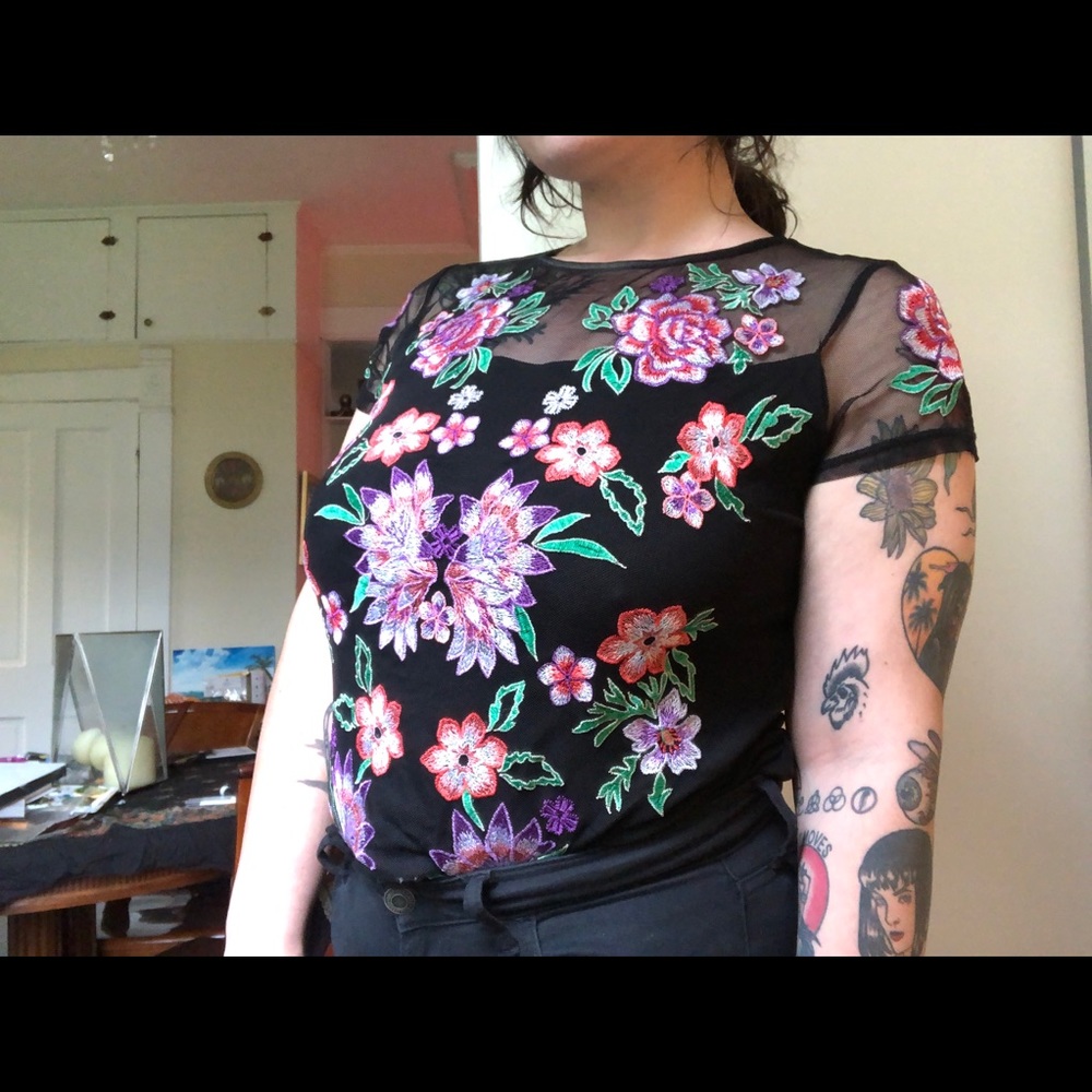 Mesh Floral embroidered top
